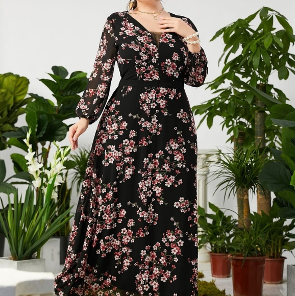SHEIN Dresses & Skirts - SHEIN Women's Floral Prints V-Neck Long Sleeve Maxi Dress. Size OXL (10)